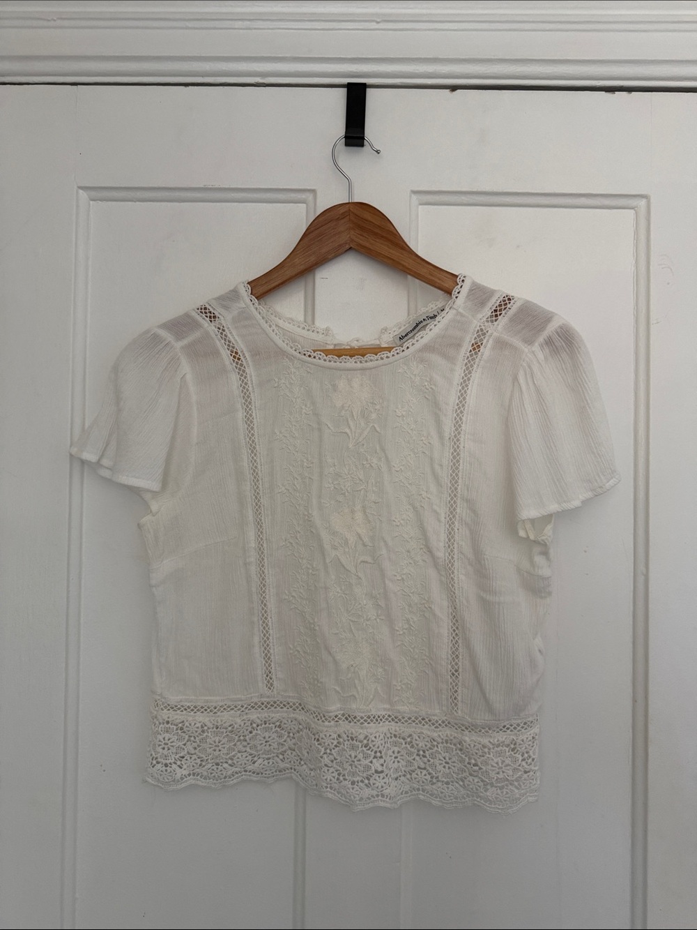 Abercrombie & Fitch White Embroidered Blouse
